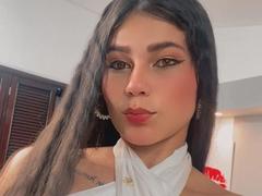 KeraniMarala - female with brown hair webcam at xLoveCam