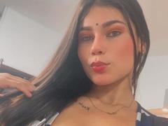 KeraniMarala - female with brown hair webcam at xLoveCam