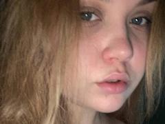 KeriForU - female with brown hair webcam at xLoveCam