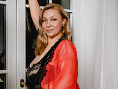 KerryBlare - blond female with  big tits webcam at LiveJasmin