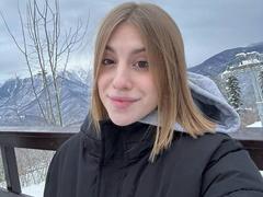 KerryColver - blond female webcam at xLoveCam