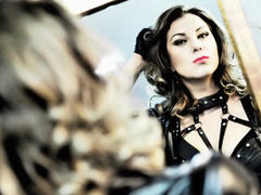 ValerieDomme - female with brown hair and  big tits webcam at LiveJasmin