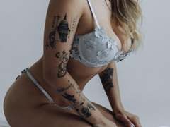 KhaleesiMoon - blond female with  big tits webcam at xLoveCam