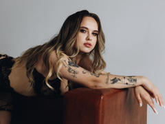 KhaleesiMoon - blond female with  big tits webcam at xLoveCam