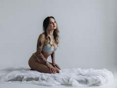 KhaleesiMoon - blond female with  big tits webcam at xLoveCam