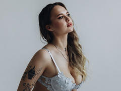 KhaleesiMoon - blond female with  big tits webcam at xLoveCam