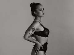 KhaleesiMoon - blond female with  big tits webcam at xLoveCam