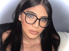 KhelsieSilva - shemale with black hair webcam at xLoveCam