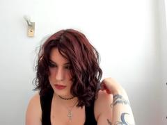 Khori - female with brown hair webcam at xLoveCam