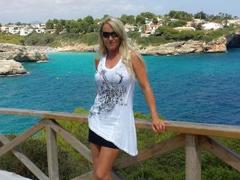KIeineDrecksau-hot - blond female webcam at xLoveCam