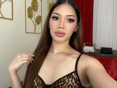 KianaLarson-hot - female with black hair webcam at xLoveCam