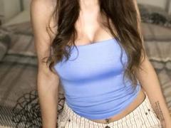 Kiana-hot - female with brown hair webcam at xLoveCam