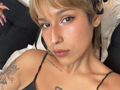 KiaraHernandezX from xLoveCam