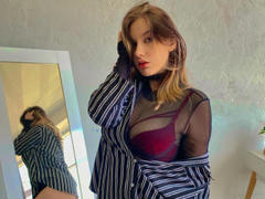 KimShoogar - blond female webcam at LiveJasmin