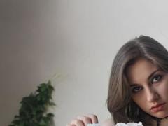 KimShoogar - blond female webcam at LiveJasmin