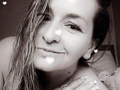 KimRaver - blond female webcam at xLoveCam