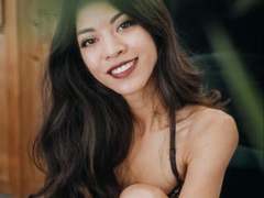 Kim-Rose - female with brown hair webcam at xLoveCam