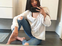 Kim-Rose - female with brown hair webcam at xLoveCam