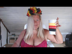 Kim-Van-Dyke - blond female with  big tits webcam at xLoveCam