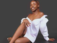 KinkyAria from xLoveCam