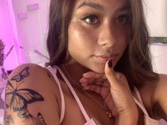KinkyCuteLady - female with brown hair webcam at xLoveCam
