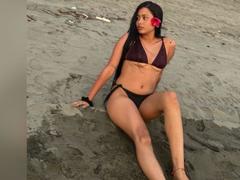 KinkyCuteLady - female with brown hair webcam at xLoveCam