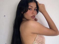 KinkyCuteLady - female with brown hair webcam at xLoveCam