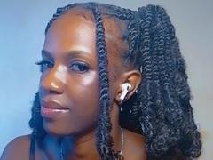 KinkyDivah from xLoveCam