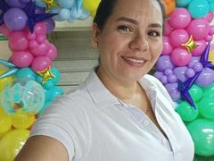 KinkyMaturee - female with black hair webcam at xLoveCam