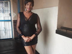 KinkyPussyLips - female webcam at xLoveCam