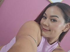 HottieNeedsFun - blond female webcam at xLoveCam