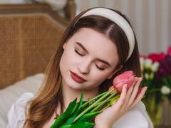 SophiaNozers - female with brown hair and  big tits webcam at LiveJasmin