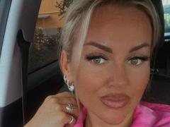 KiraCandy - blond female webcam at xLoveCam