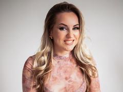 KiraCandy - blond female webcam at xLoveCam