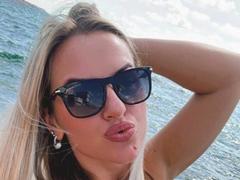 KiraCandy - blond female webcam at xLoveCam
