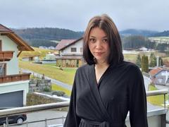 KiraDripe - female with brown hair webcam at xLoveCam