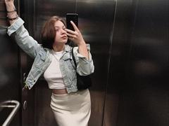 KiraDripe from xLoveCam