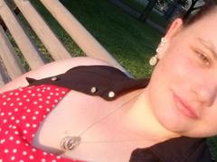 KiraFloress - female with brown hair and  small tits webcam at xLoveCam