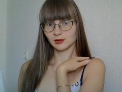 KiraGoldens - female with brown hair and  small tits webcam at xLoveCam