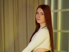 KiraNeeww - female with brown hair webcam at xLoveCam