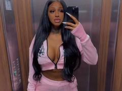 KiraNoire - female webcam at xLoveCam