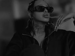 KiraNoire - female webcam at xLoveCam