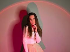 KiraRobberts - female with brown hair webcam at LiveJasmin