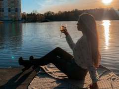 KiraRobberts - female with brown hair webcam at LiveJasmin