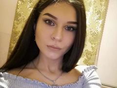 KiraSwee-hot - female with brown hair webcam at xLoveCam