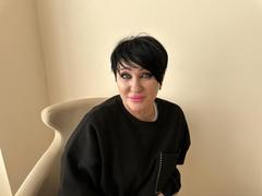 KiraTempt - blond female webcam at xLoveCam