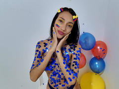 KirraHotX from xLoveCam