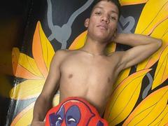 KirosSinclair - male webcam at xLoveCam