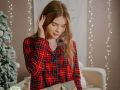 KirstieDevost - female with brown hair webcam at xLoveCam