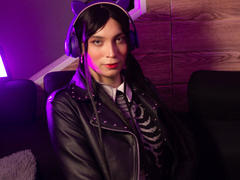 KisaaJones - shemale with red hair webcam at xLoveCam